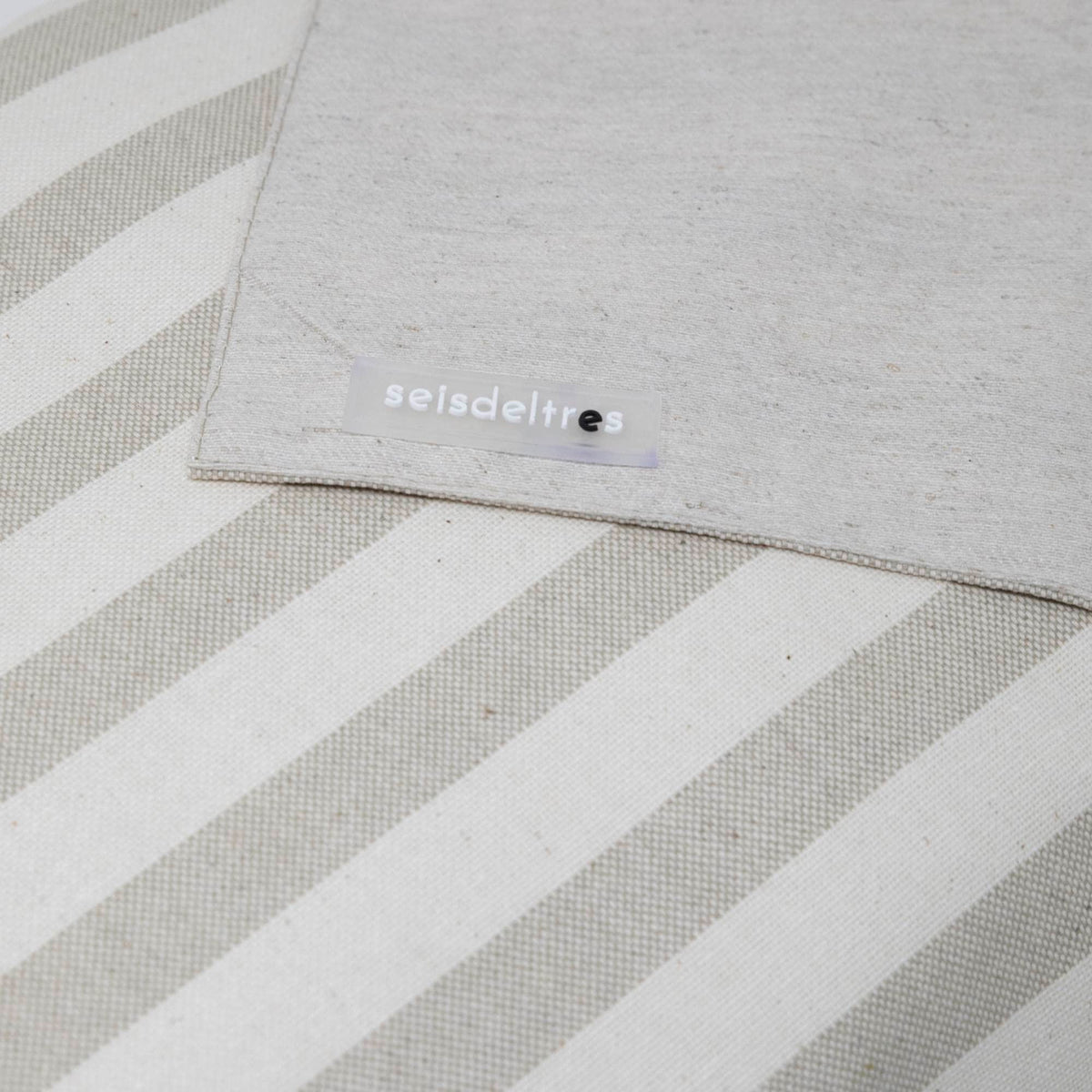 Pack Individuales Nilo Beige Pack de individuales de mesa  | Reversibles y antimanchas